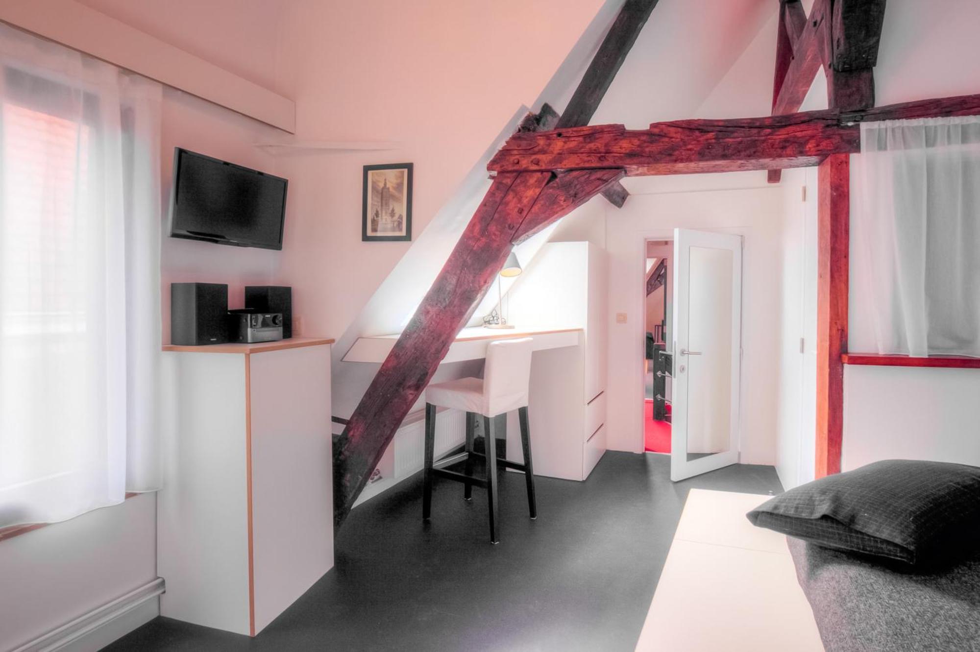 Hotel Mons Dragon House Exterior foto